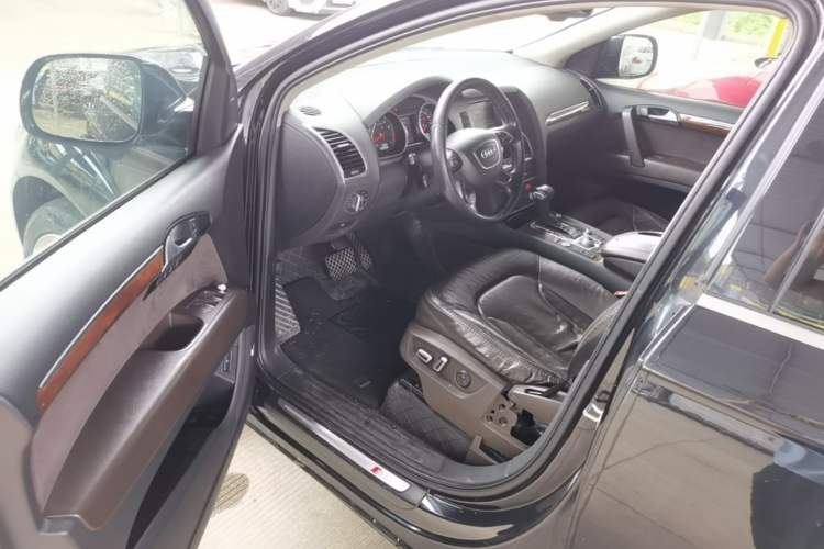 Used Audi Q7 2014 35 TFSI Sport Edition Driver Seat