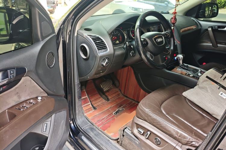 Used Audi Q7 2014 35 TFSI Ambition Edition Driver Seat