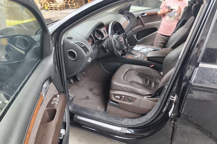 Used Audi Q7 2014 35 TFSI Ambition Edition Driver Seat