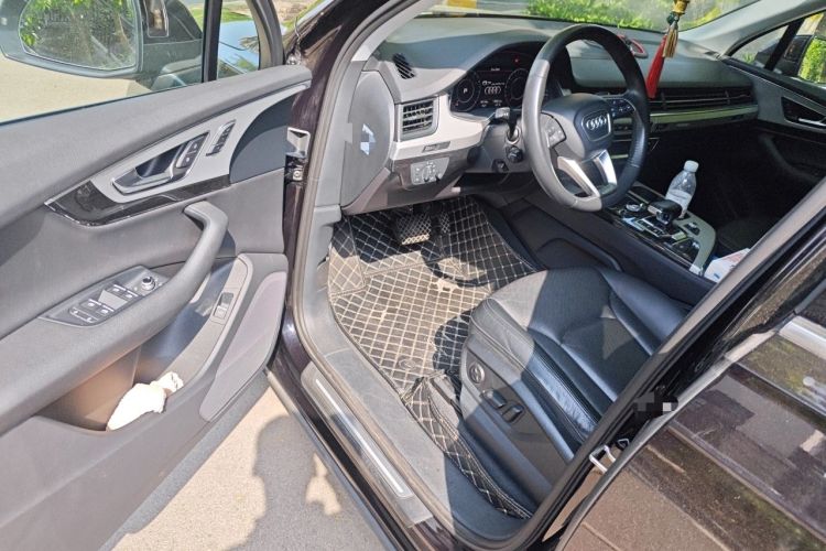 Used Audi Q7  Driver Seat