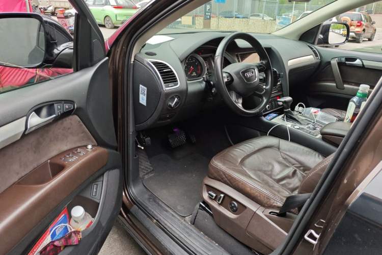 Used Audi Q7  Driver Seat
