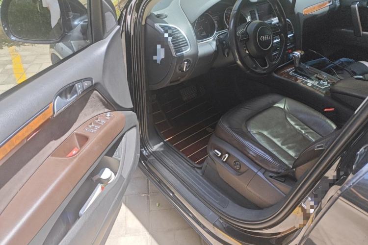 Used Audi Q7  Driver Seat