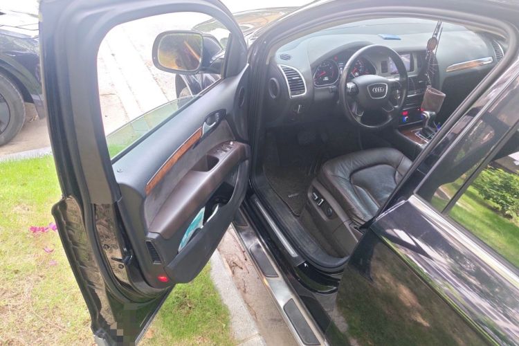 Used Audi Q7 2014 35 TFSI Ambition Edition Driver Seat