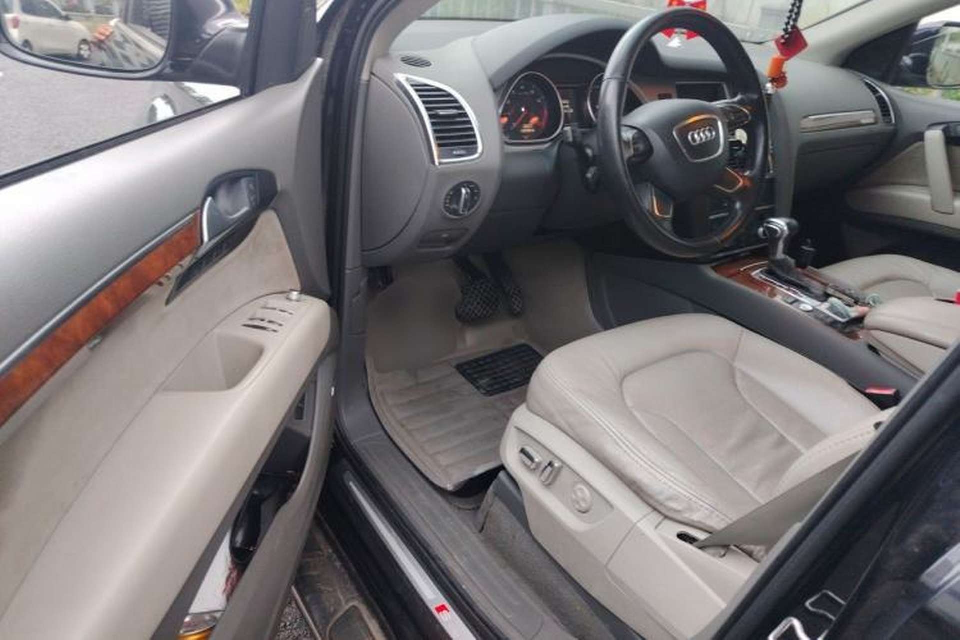 Used Audi Q7 2014 35 TFSI Sport Edition Driver Seat
