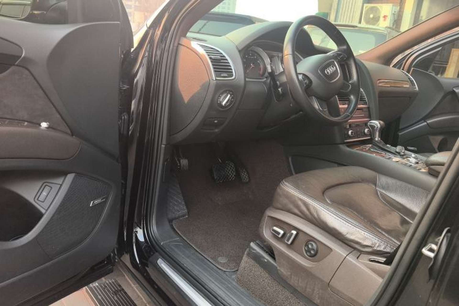 Used Audi Q7 2014 35 TFSI Sport Edition Driver Seat