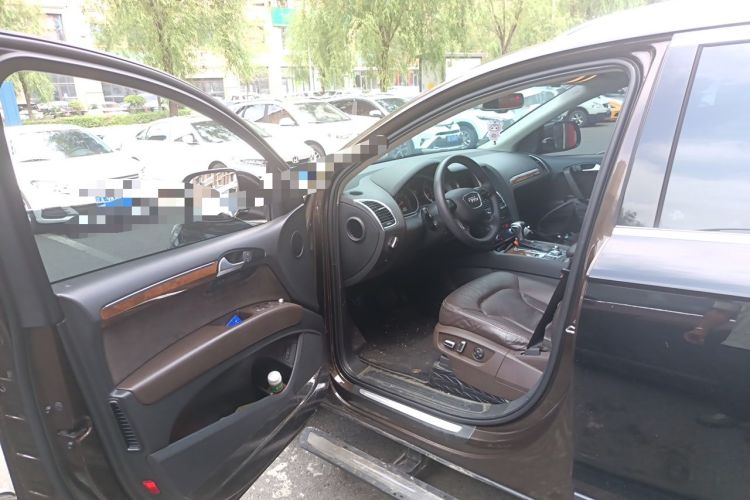 Used Audi Q7 2014 35 TDI Exclusive Edition Driver Seat
