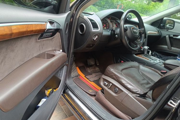 Used Audi Q7 2014 35 TFSI Ambition Edition Driver Seat