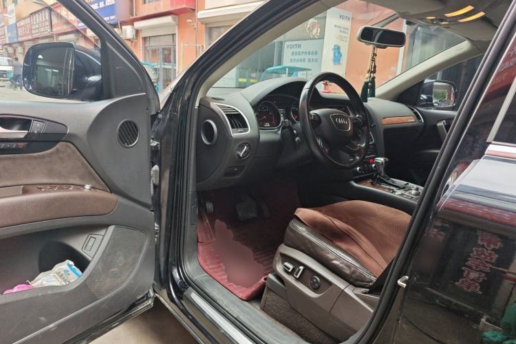 Used Audi Q7 2014 35 TFSI Ambition Edition Driver Seat