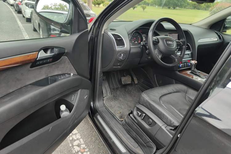 Used Audi Q7 2014 35 TFSI Off-road Model Driver Seat