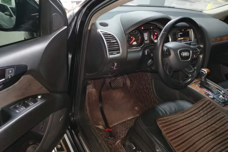 Used Audi Q7 2014 35 TFSI Off-road Model Driver Seat