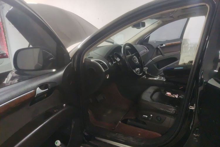 Used Audi Q7 2014 35 TFSI Ambition Edition Driver Seat