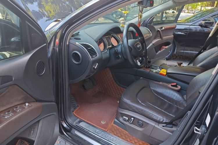 Used Audi Q7 2014 35 TFSI Ambition Edition Driver Seat