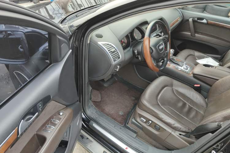 Used Audi Q7 2014 35 TFSI Sport Edition Driver Seat