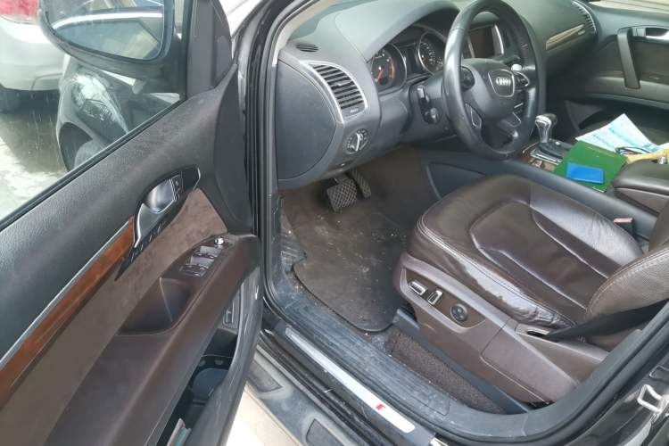 Used Audi Q7 2014 35 TFSI Sport Edition Driver Seat