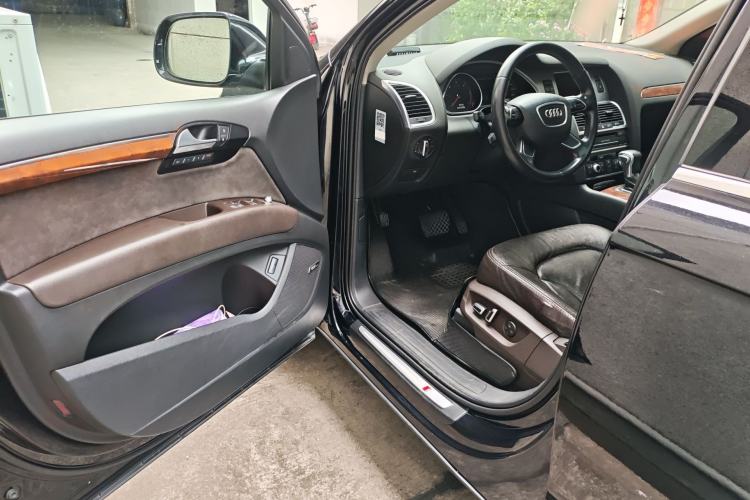 Used Audi Q7 2014 35 TDI Sport Edition Driver Seat