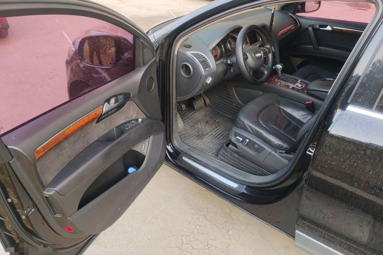 Used Audi Q7 2014 35 TFSI Ambition Edition Driver Seat
