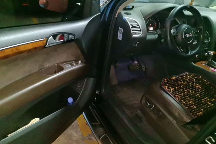 Used Audi Q7  Driver Seat