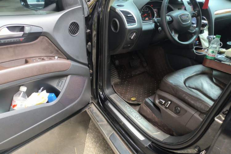 Used Audi Q7 2014 35 TFSI Ambition Edition Driver Seat