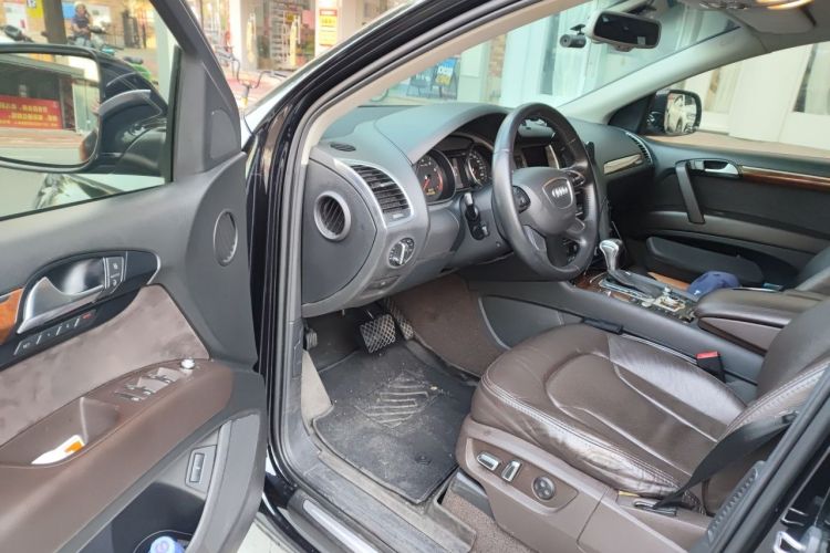 Used Audi Q7 2014 35 TFSI Ambition Edition Driver Seat