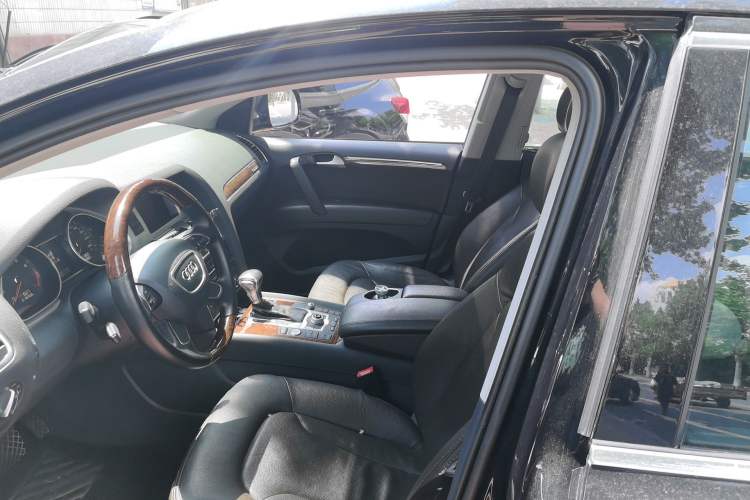 Used Audi Q7 2014 35 TFSI Sport Edition Driver Seat