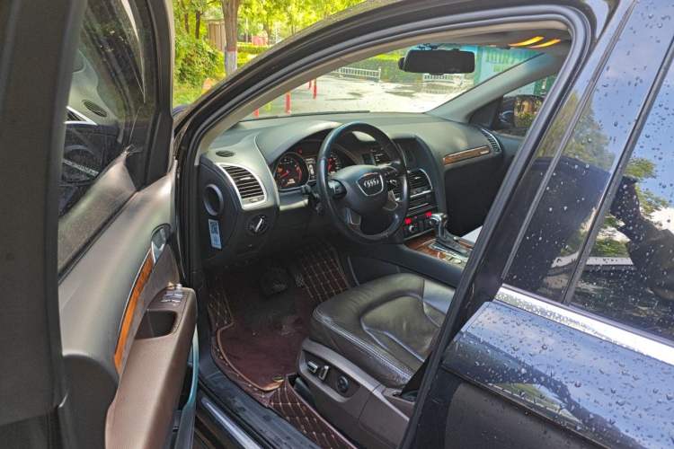 Used Audi Q7 2014 35 TFSI Ambition Edition Driver Seat