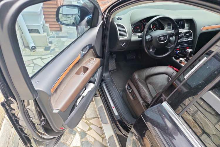 Used Audi Q7 2014 35 TDI Sport Edition Driver Seat