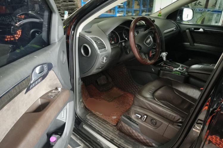 Used Audi Q7 2014 35 TFSI Ambition Edition Driver Seat