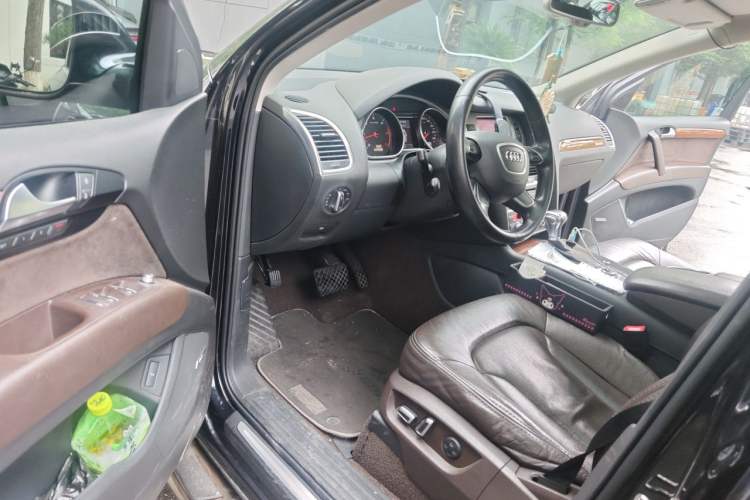 Used Audi Q7 2014 35 TDI quattro Sport Edition Driver Seat