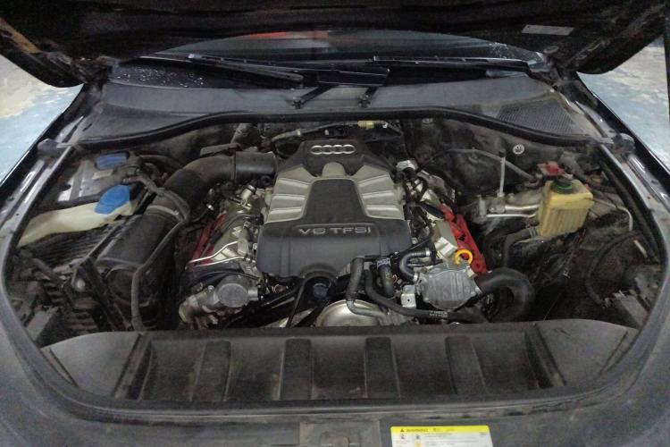 Used Audi Q7 2014 35 TFSI Sport Edition Engine Bay