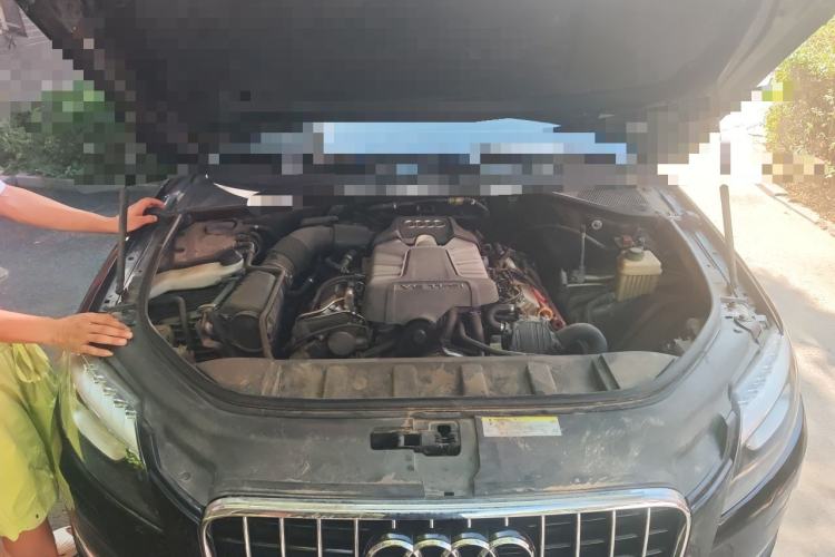 Used Audi Q7 2014 35 TFSI Ambition Edition Engine Bay