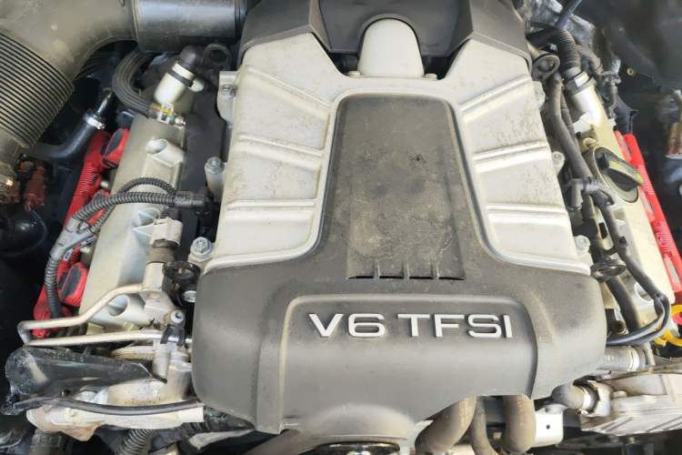 Used Audi Q7 2014 35 TFSI Ambition Edition Engine Bay
