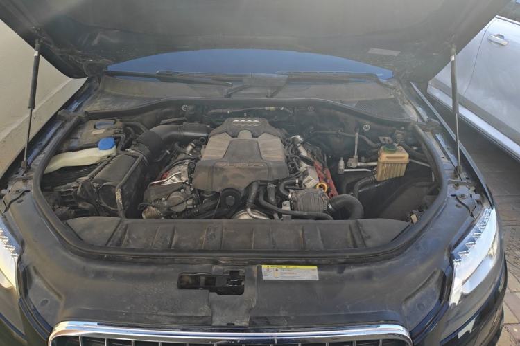 Used Audi Q7 2014 35 TFSI Sport Edition Engine Bay
