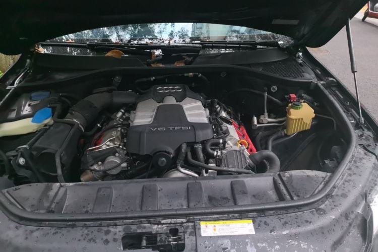 Used Audi Q7 2014 35 TFSI Ambition Edition Engine Bay