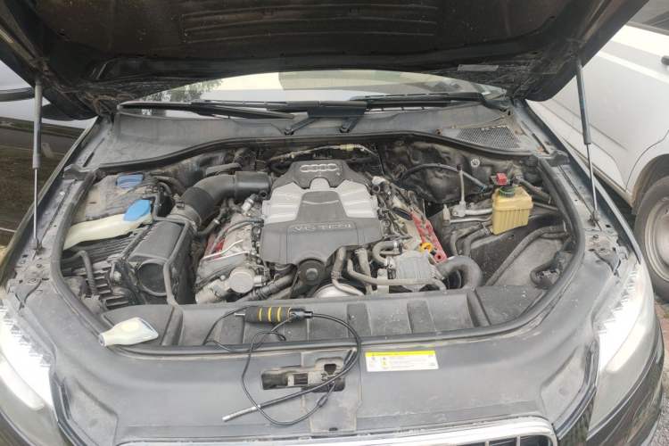 Used Audi Q7 2014 35 TFSI Sport Edition Engine Bay