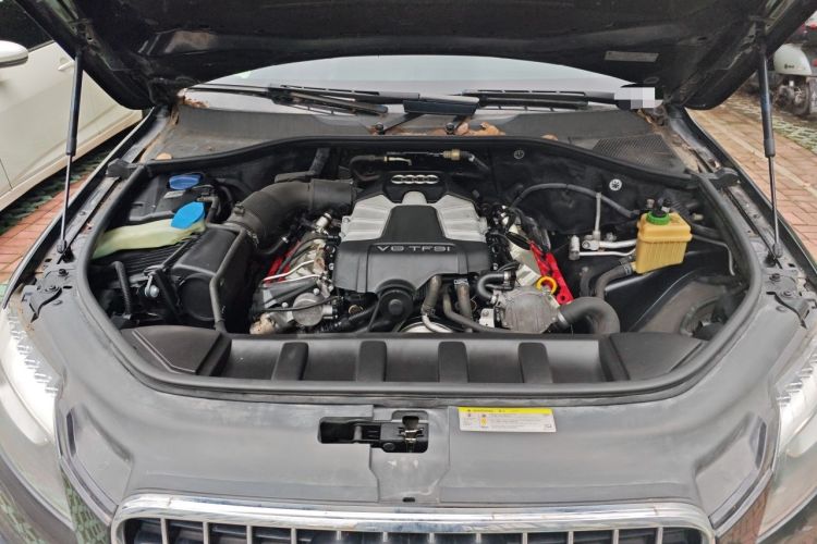 Used Audi Q7 2014 35 TFSI Sport Edition Engine Bay