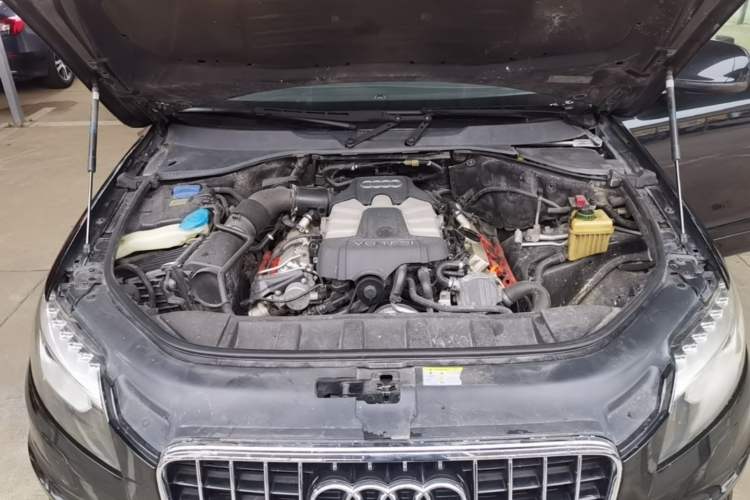 Used Audi Q7 2014 35 TFSI Sport Edition Engine Bay