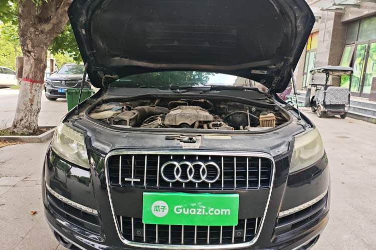 Used Audi Q7 2014 35 TFSI Ambition Edition Engine Bay