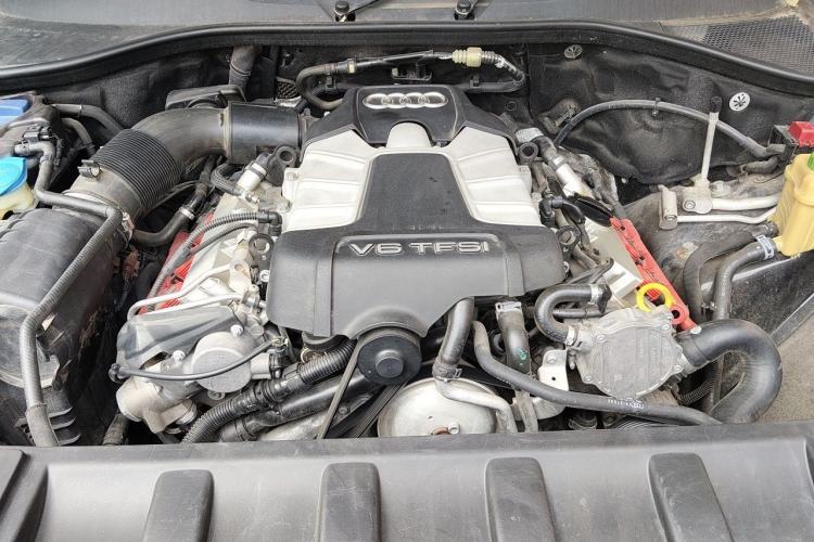 Used Audi Q7 2014 35 TFSI Ambition Edition Engine Bay