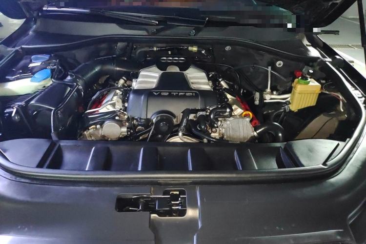 Used Audi Q7 2014 35 TFSI Sport Edition Engine Bay