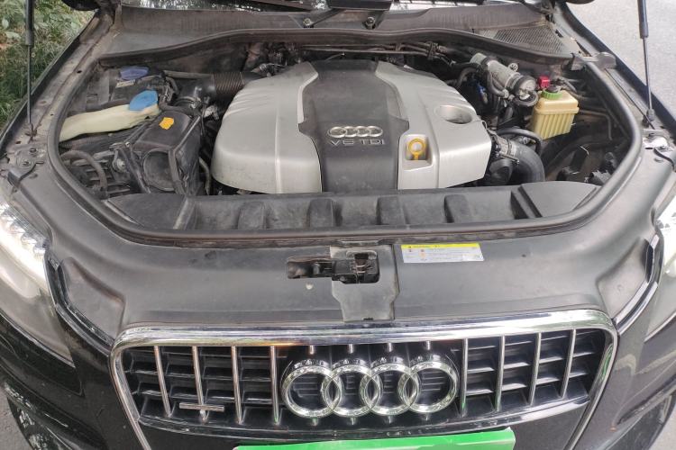 Used Audi Q7 2014 35 TDI Sport Edition Engine Bay