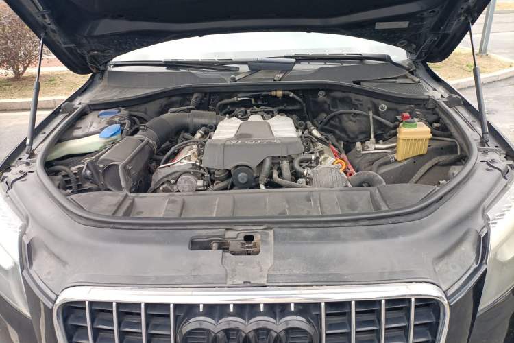 Used Audi Q7 2014 35 TFSI Ambition Edition Engine Bay