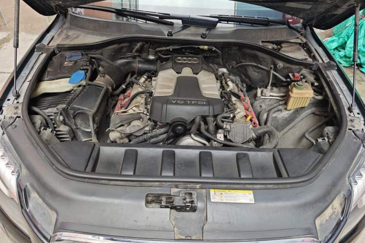 Used Audi Q7 2014 35 TFSI Ambition Edition Engine Bay