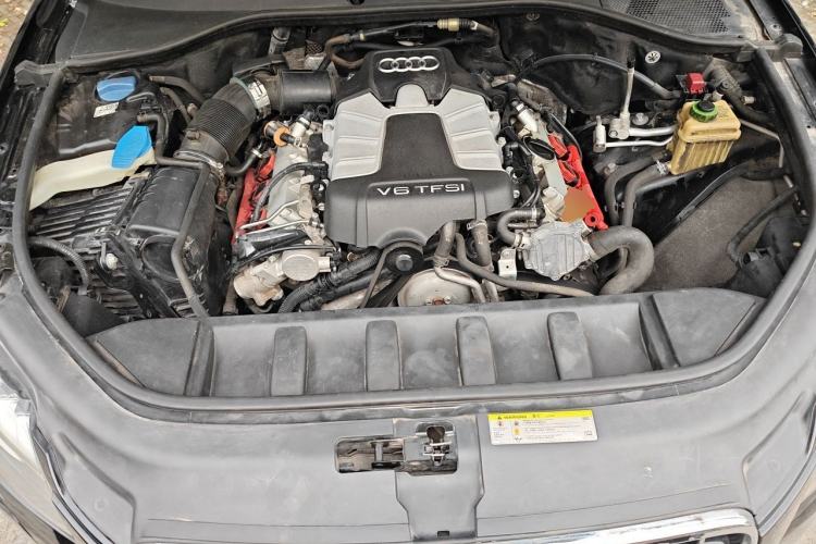 Used Audi Q7 2014 35 TFSI Ambition Edition Engine Bay