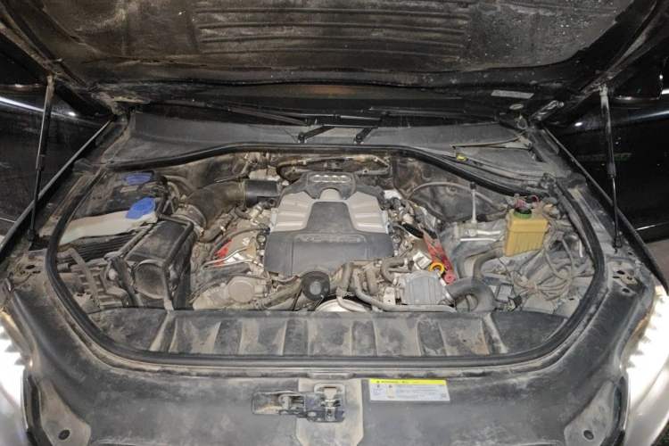 Used Audi Q7 2014 35 TFSI Sport Edition Engine Bay