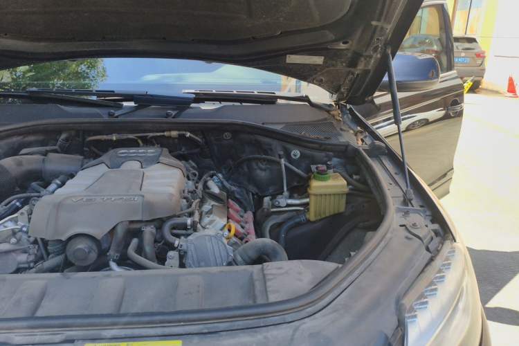 Used Audi Q7  Engine Bay Left