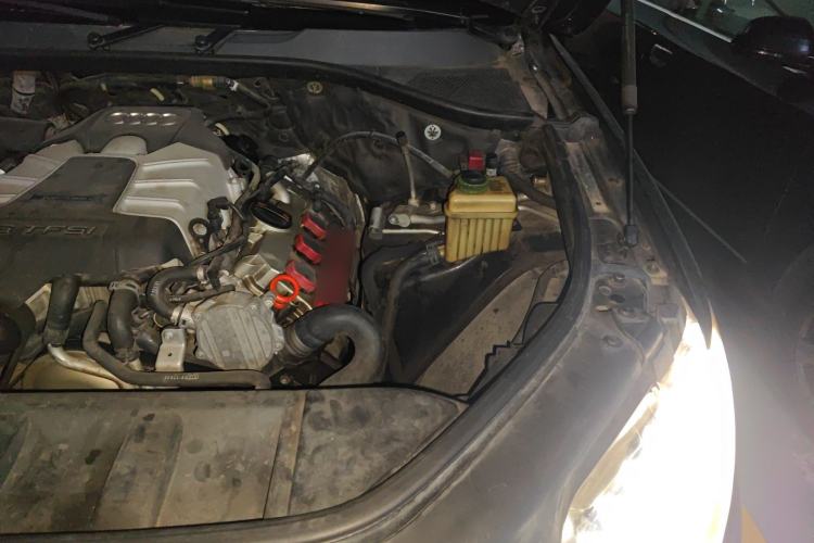 Used Audi Q7 2014 35 TFSI Sport Edition Engine Bay Left