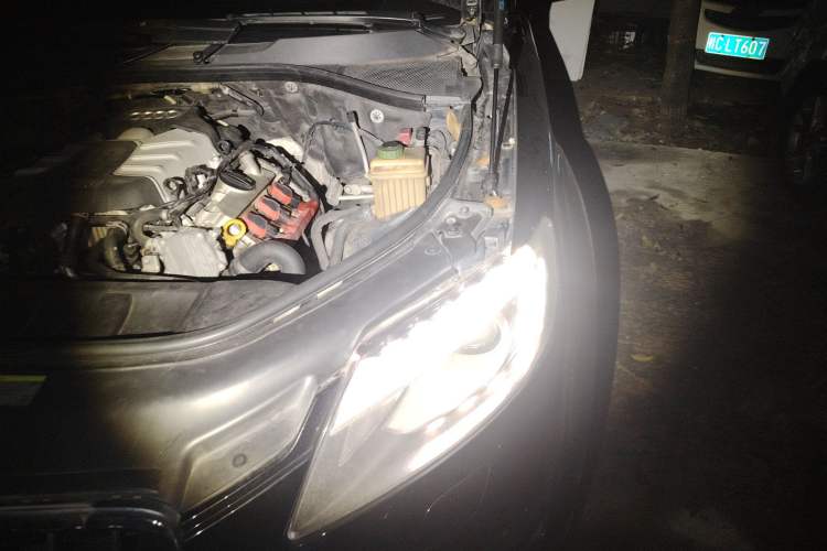 Used Audi Q7 2014 35 TFSI Ambition Edition Engine Bay Left
