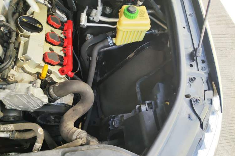Used Audi Q7 2014 35 TFSI Ambition Edition Engine Bay Left