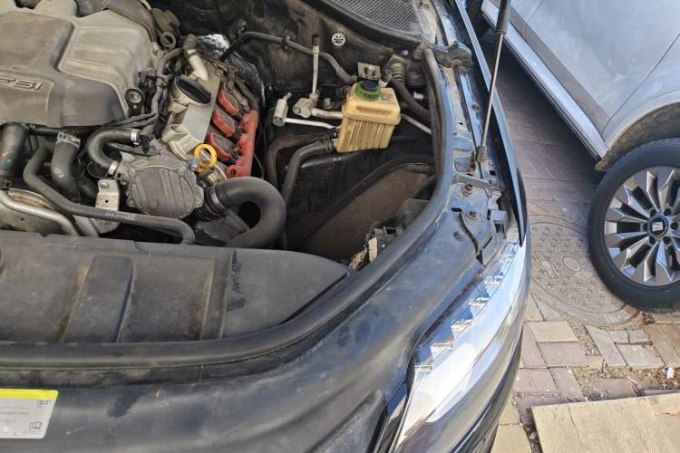 Used Audi Q7 2014 35 TFSI Sport Edition Engine Bay Left