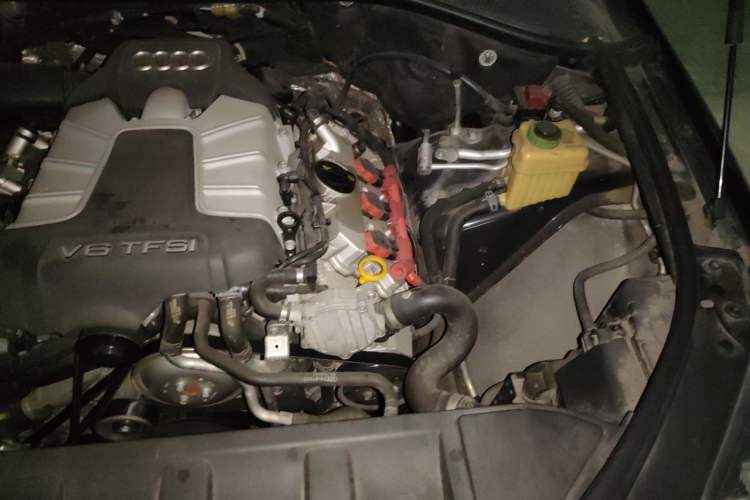 Used Audi Q7 2014 35 TFSI Sport Edition Engine Bay Left